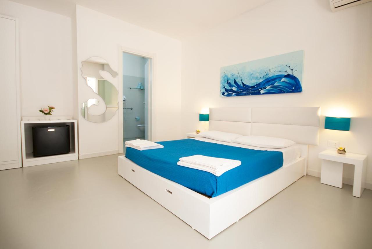 Hotel Beach Salento Marina Di Pescoluse Buitenkant foto