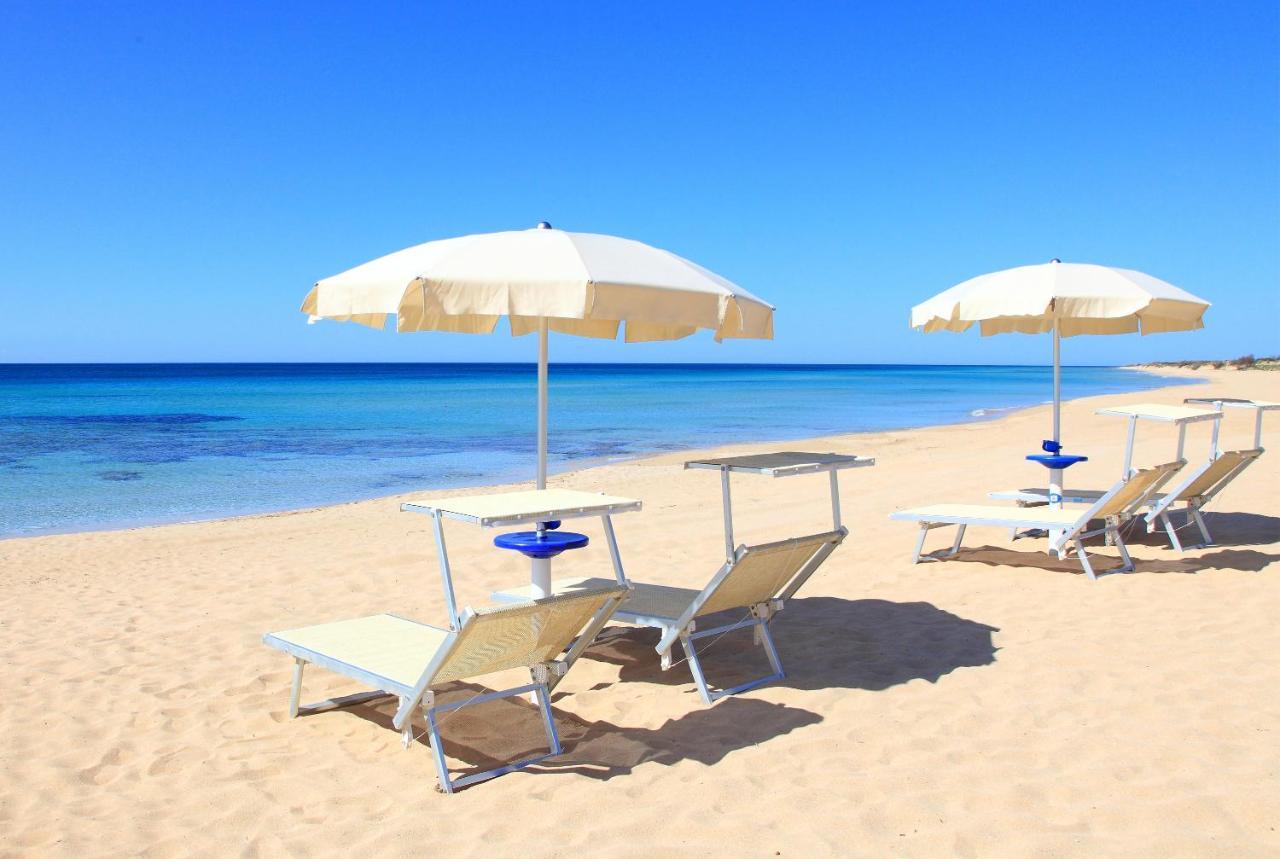 Hotel Beach Salento Marina Di Pescoluse Buitenkant foto