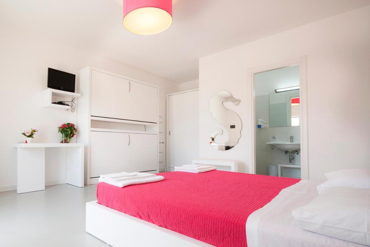 Hotel Beach Salento Marina Di Pescoluse Buitenkant foto